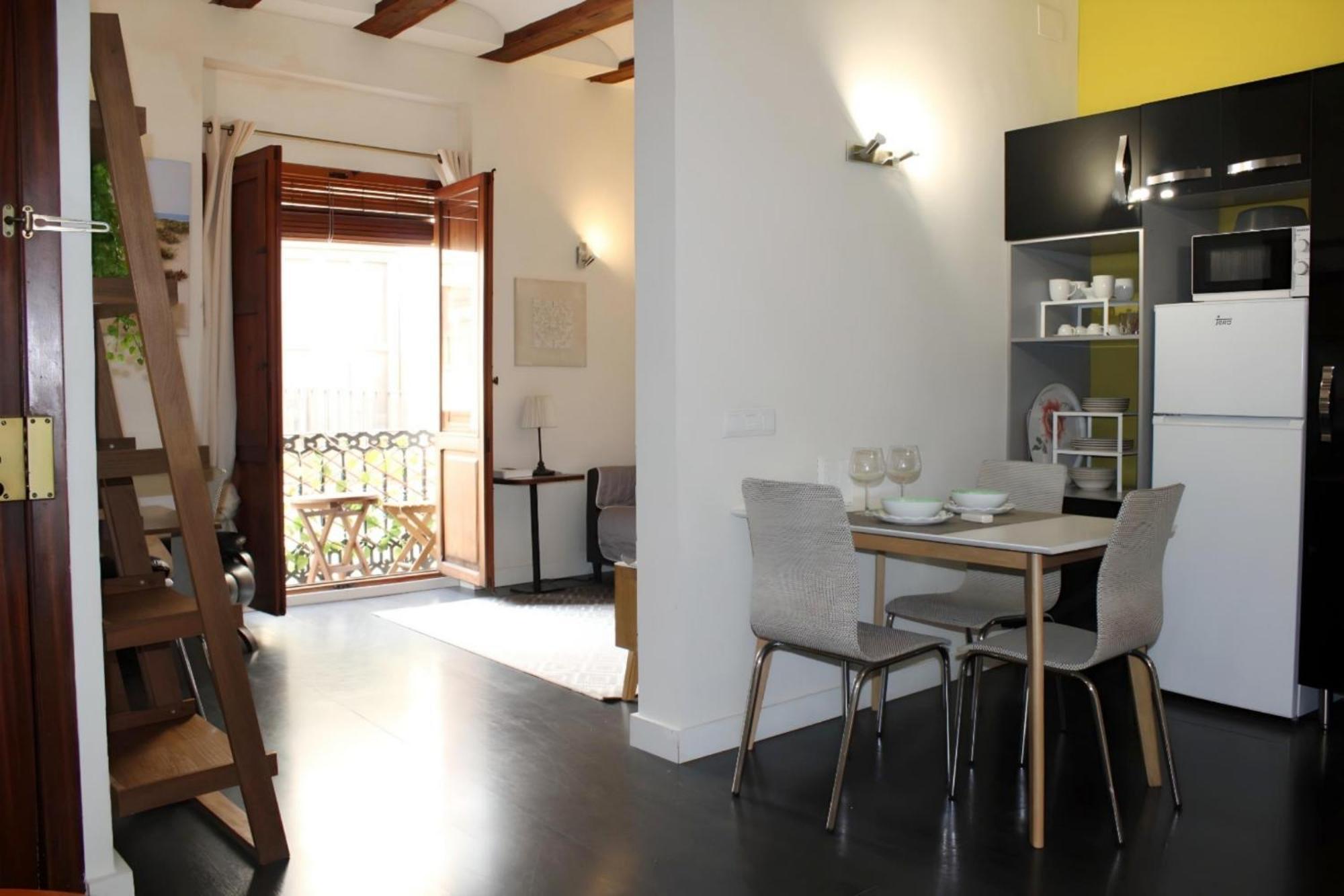 Apartamento Reformado Cerca De La Plaza Redonda Valencia Exterior foto