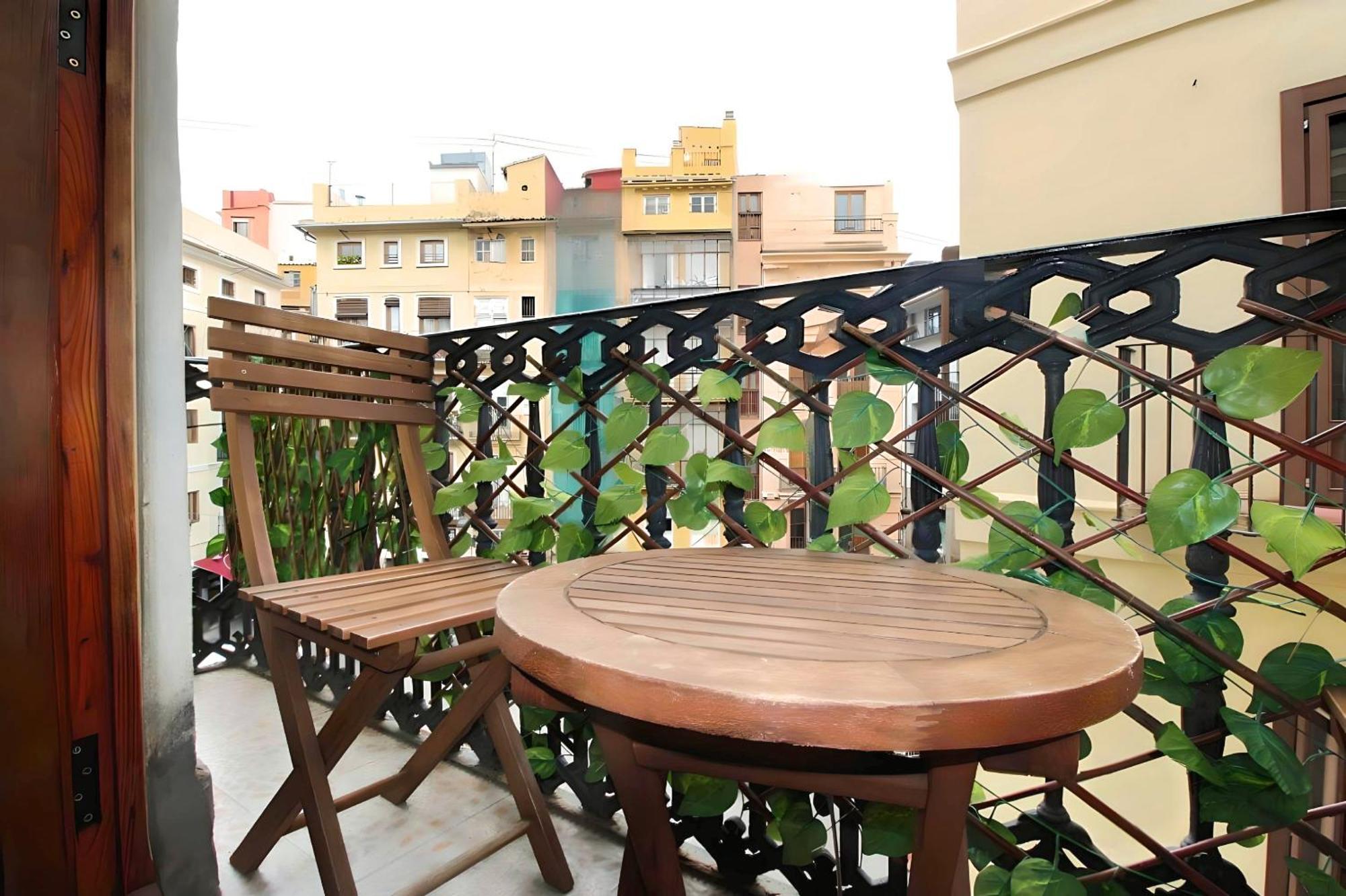 Apartamento Reformado Cerca De La Plaza Redonda Valencia Exterior foto